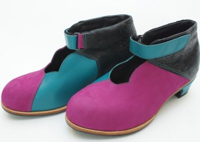 Modische orthopädische Damensandalen nach Maß